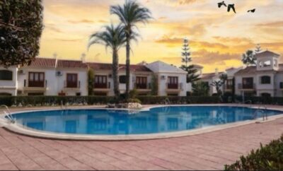 ¿Tu casa vacacional en Almería está perdiendo valor? El arte de la «actualización técnica» para propietarios